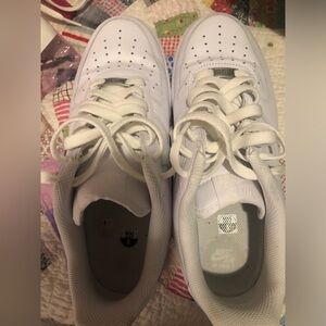 Nike Air Force One shoes low